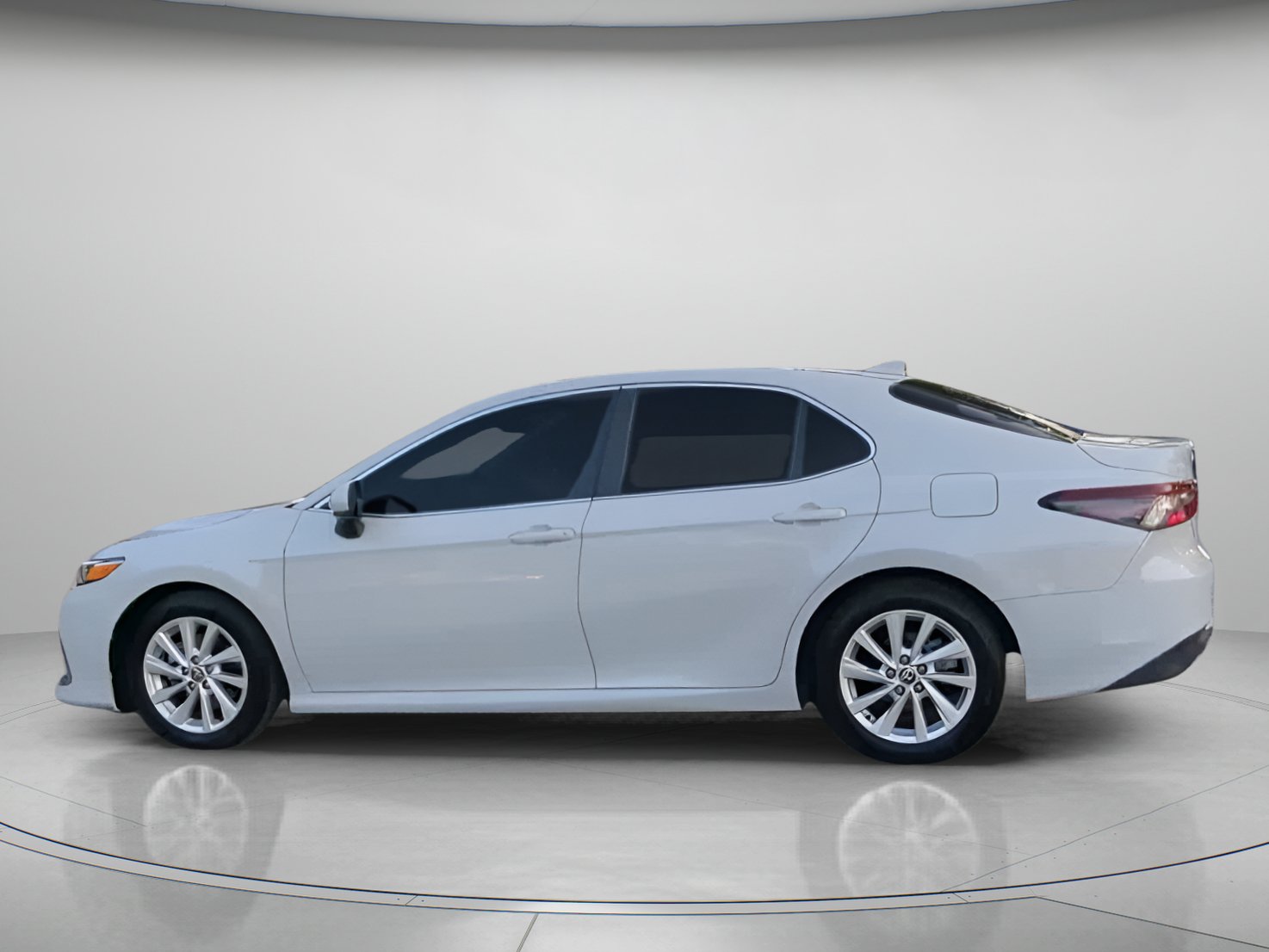 Used 2023 Toyota Camry LE FWD image 17