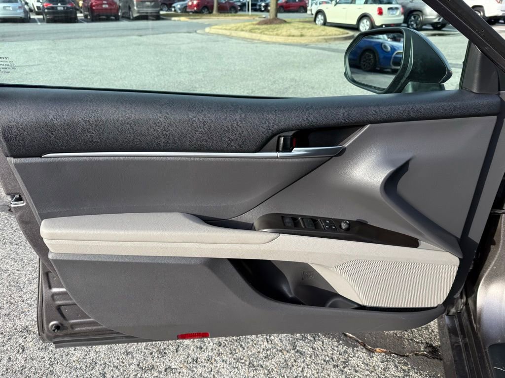 Used 2022 Toyota Camry LE image 14