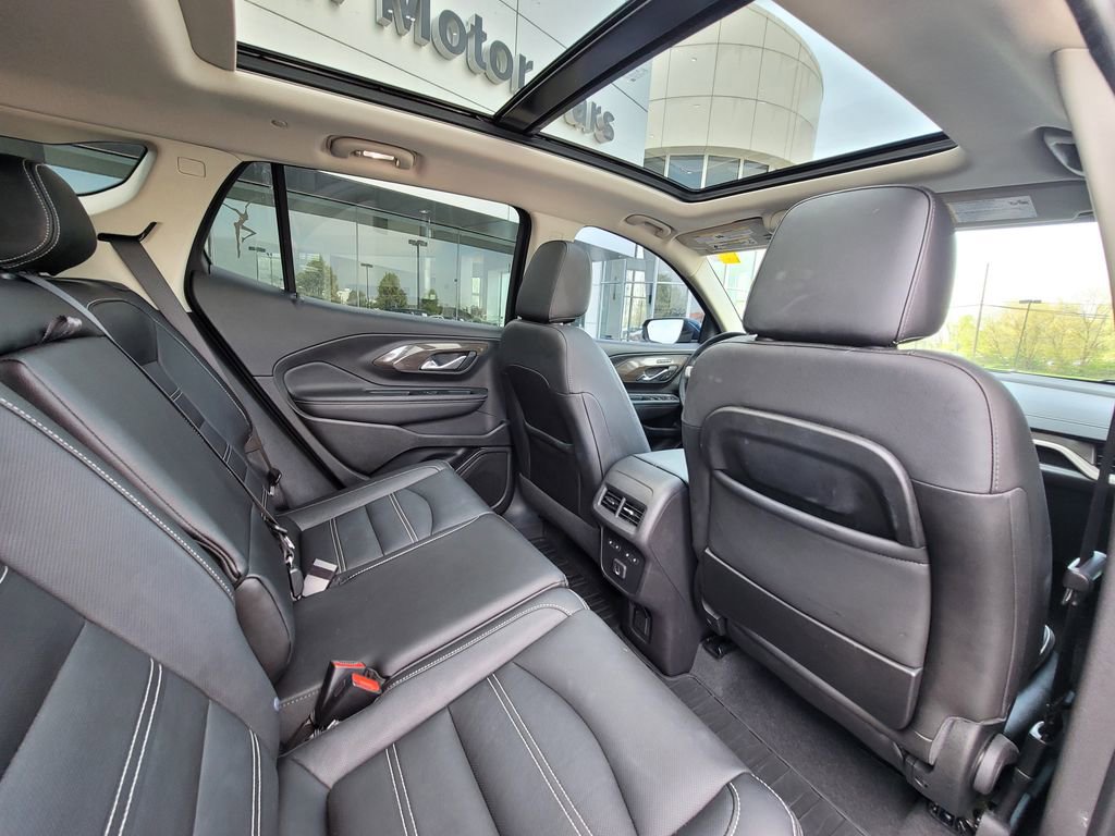 Used 2024 GMC Terrain Denali w/ Denali Premium Package image 19