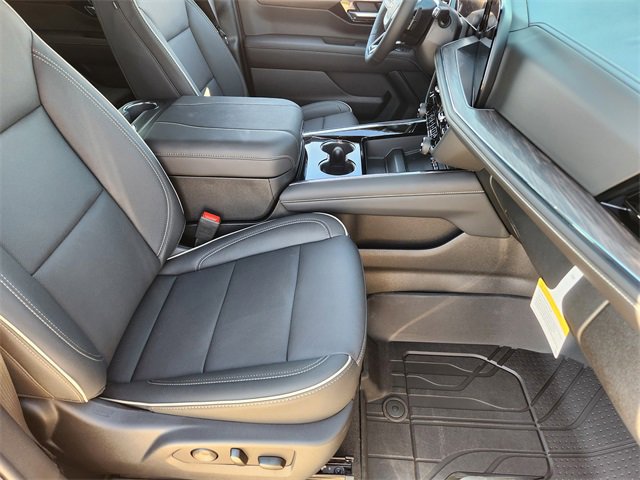 New 2026 Chevrolet Suburban Premier image 12