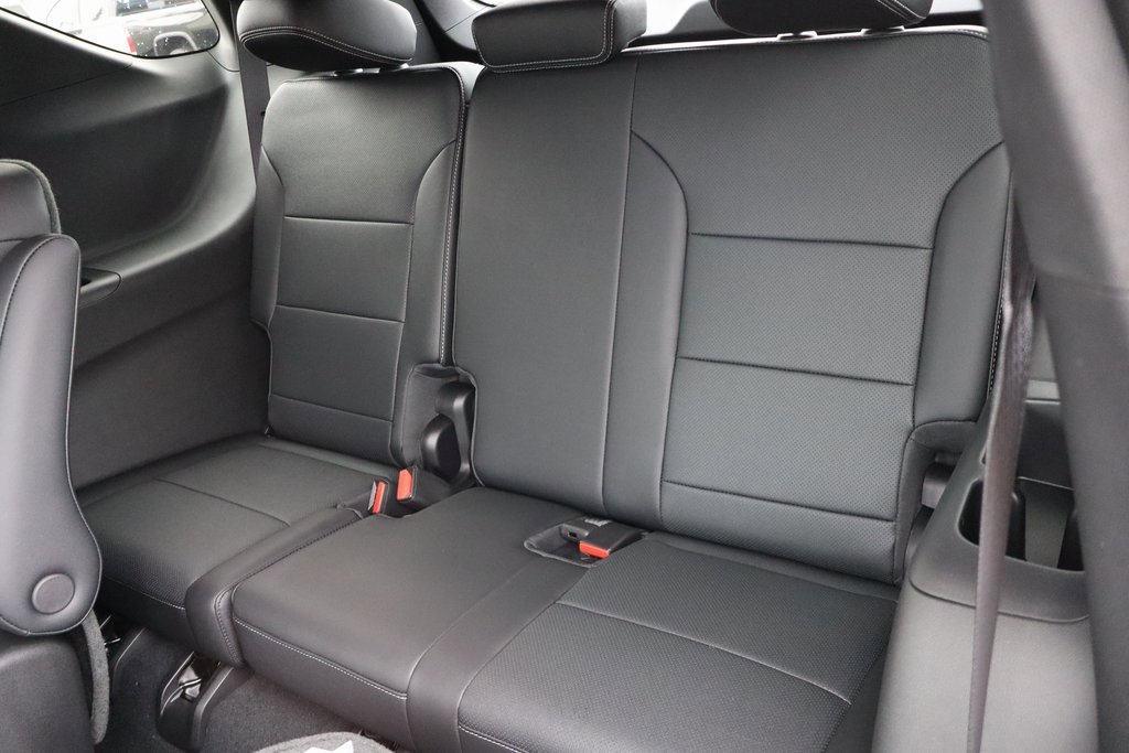 Used 2025 Chevrolet Traverse LT w/ Sun and Wheel Package image 23