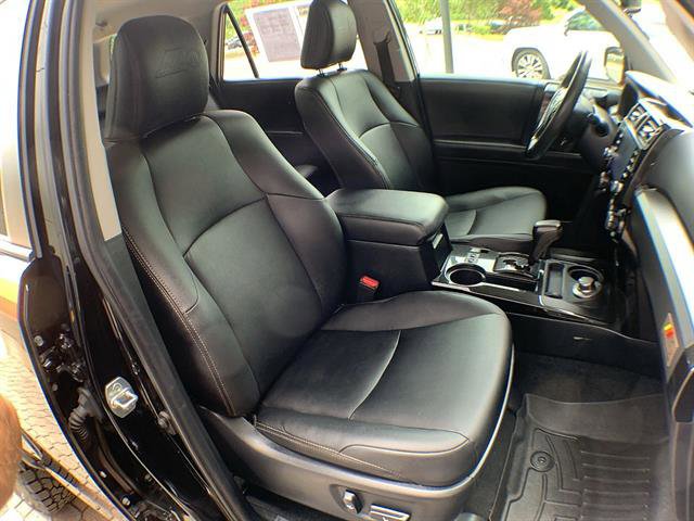 Used 2023 Toyota 4Runner 40th Anniversary SE AWD/4WD image 25