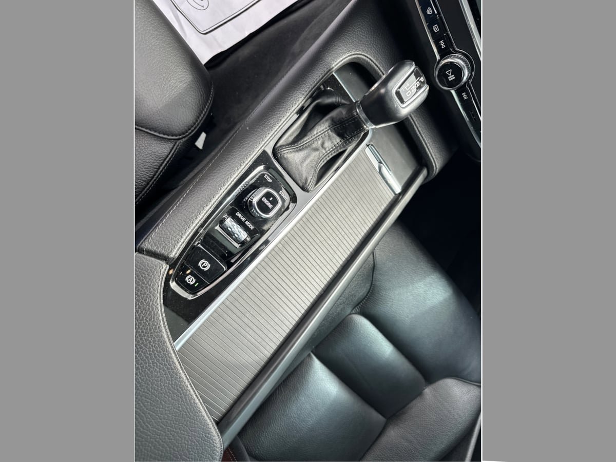 Used 2017 Volvo S90 T6 Momentum w/ Vision Package AWD/4WD image 38