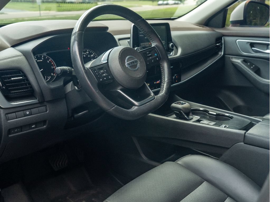 Used 2021 Nissan Rogue SV w/ Premium Package FWD image 11