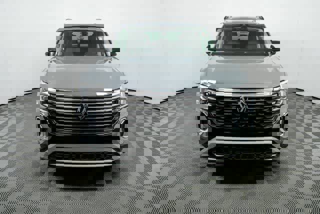 Certified 2025 Volkswagen Atlas Peak Edition SE image 29