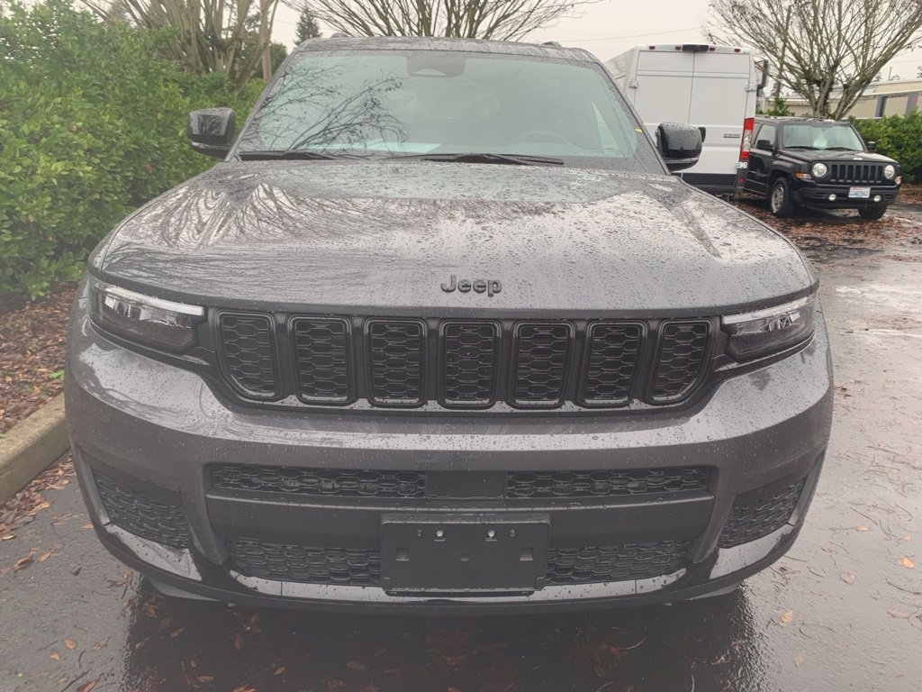 Used 2025 Jeep Grand Cherokee L Altitude image 5