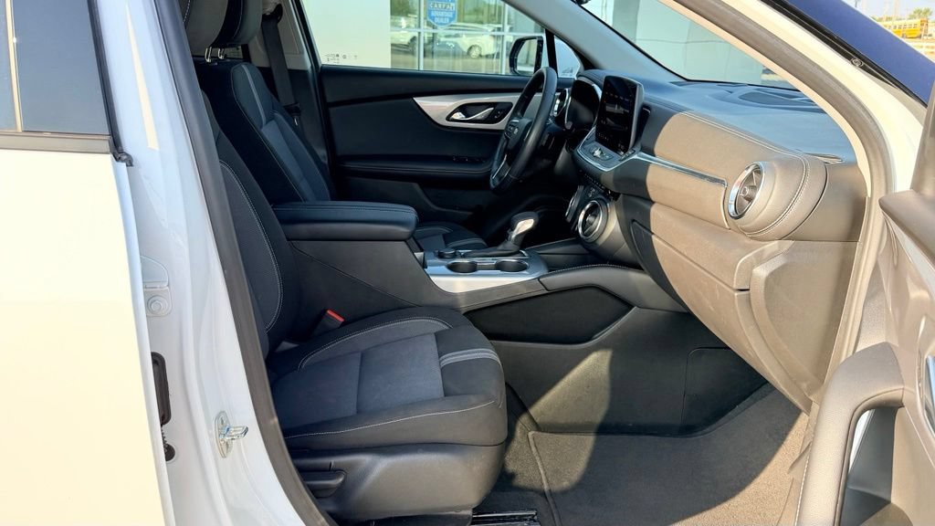 Used 2025 Chevrolet Blazer LT AWD/4WD image 17