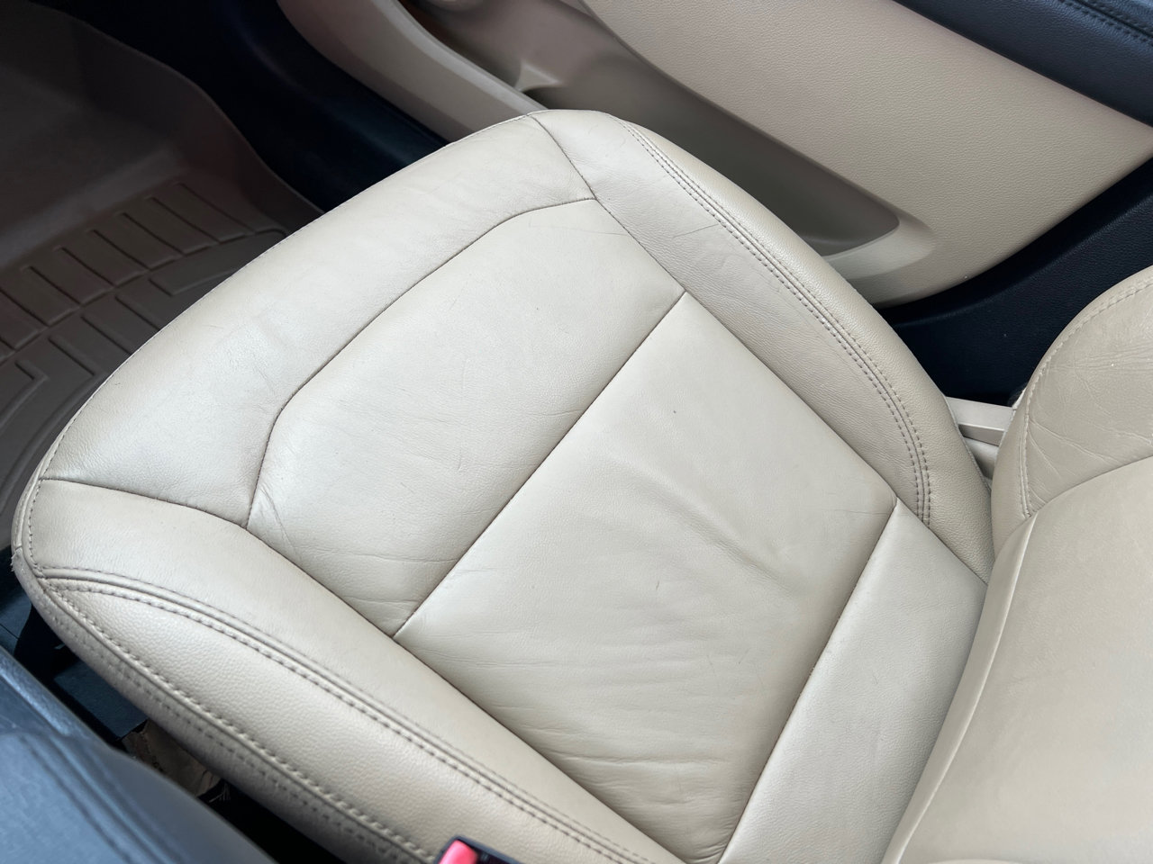 Used 2016 Ford Explorer XLT w/ Equipment Group 202A image 32