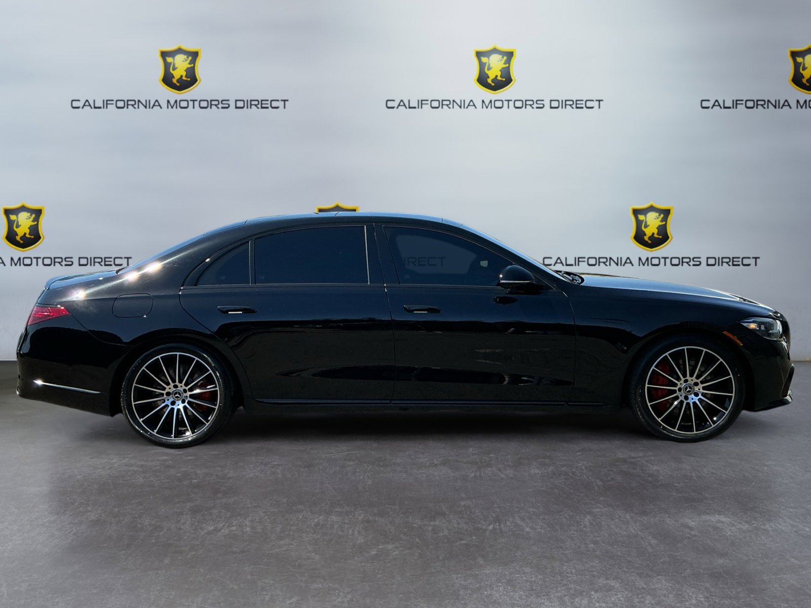 Used 2024 Mercedes-Benz S 580e 4MATIC Sedan image 4