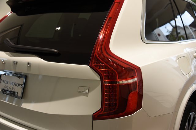Used 2023 Volvo XC90 T8 Ultimate w/ Lounge Package image 10
