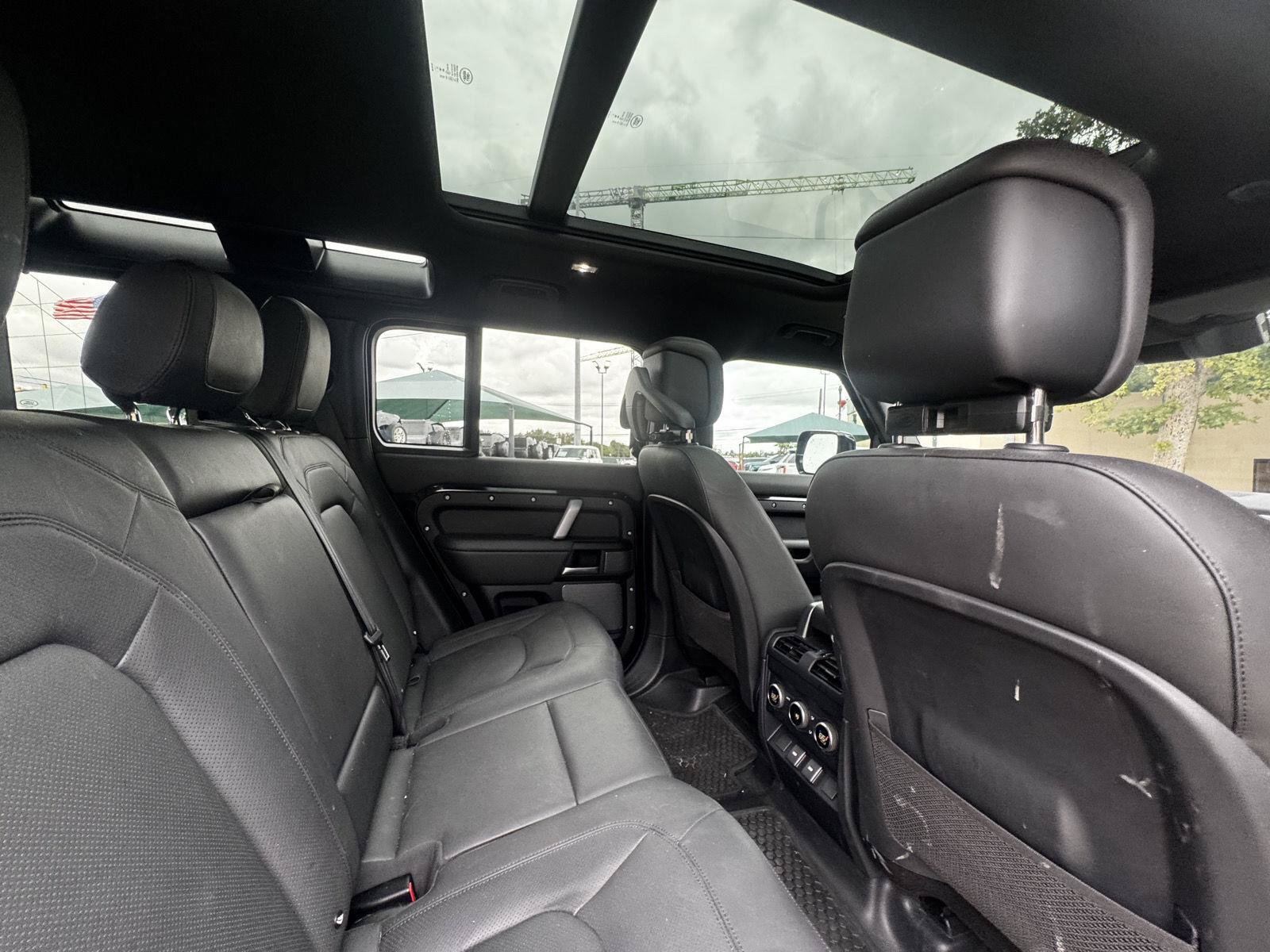 Certified 2024 Land Rover Defender 110 V8 AWD/4WD image 19