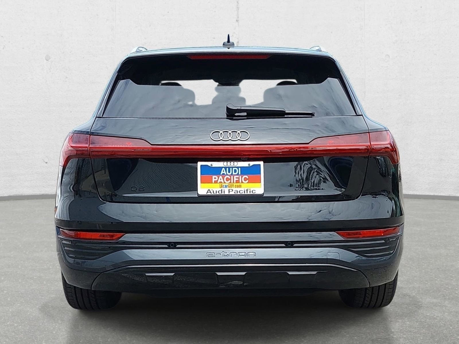 Used 2024 Audi Q8 e-tron Premium Plus w/ Premium Plus Package AWD/4WD image 6