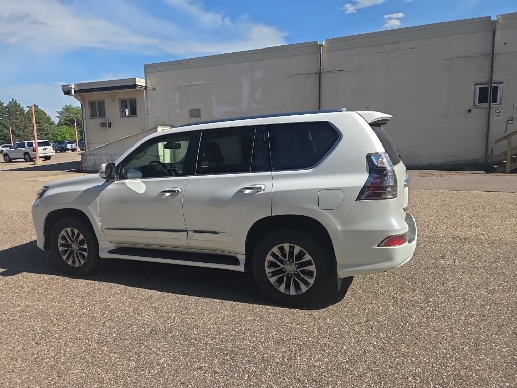 Used 2016 Lexus GX 460 Luxury AWD/4WD image 9