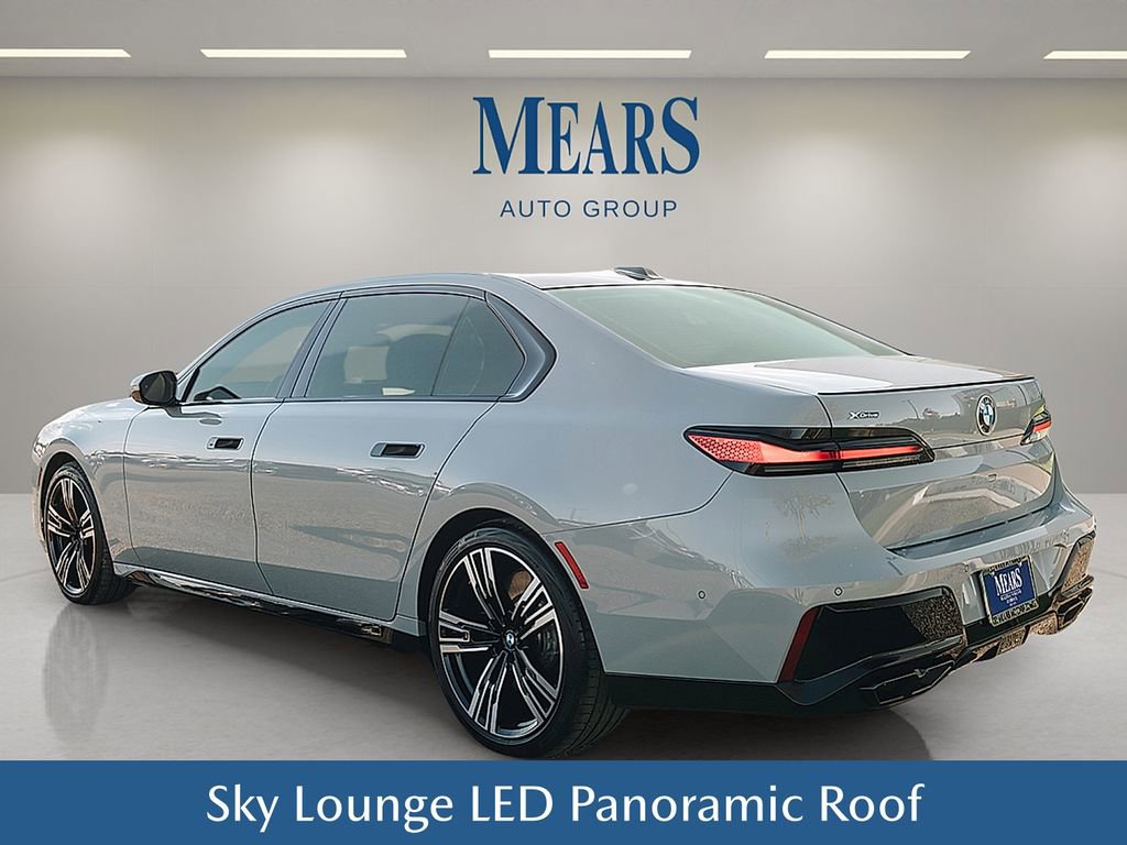 Used 2025 BMW 760i xDrive w/ Executive Package image 7