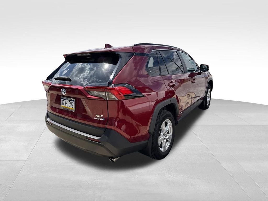 Used 2019 Toyota RAV4 XLE w/ Carpet Mat Package AWD/4WD image 6