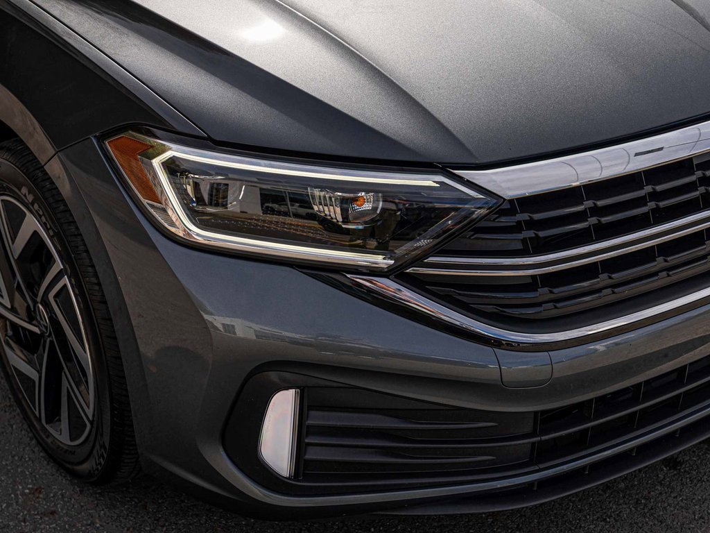 Used 2022 Volkswagen Jetta SEL image 37