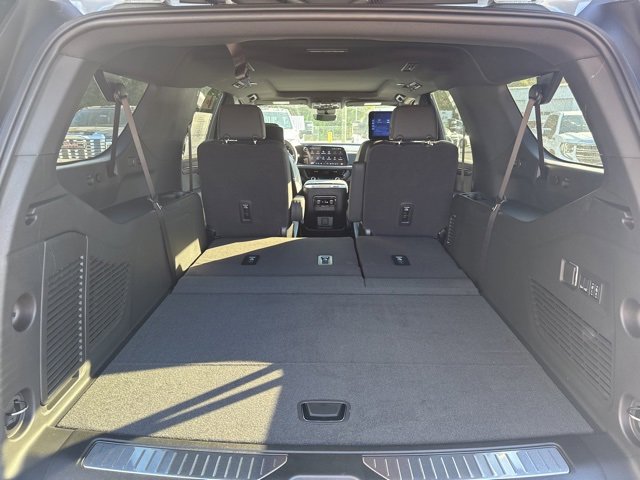 New 2026 Chevrolet Suburban Premier image 21