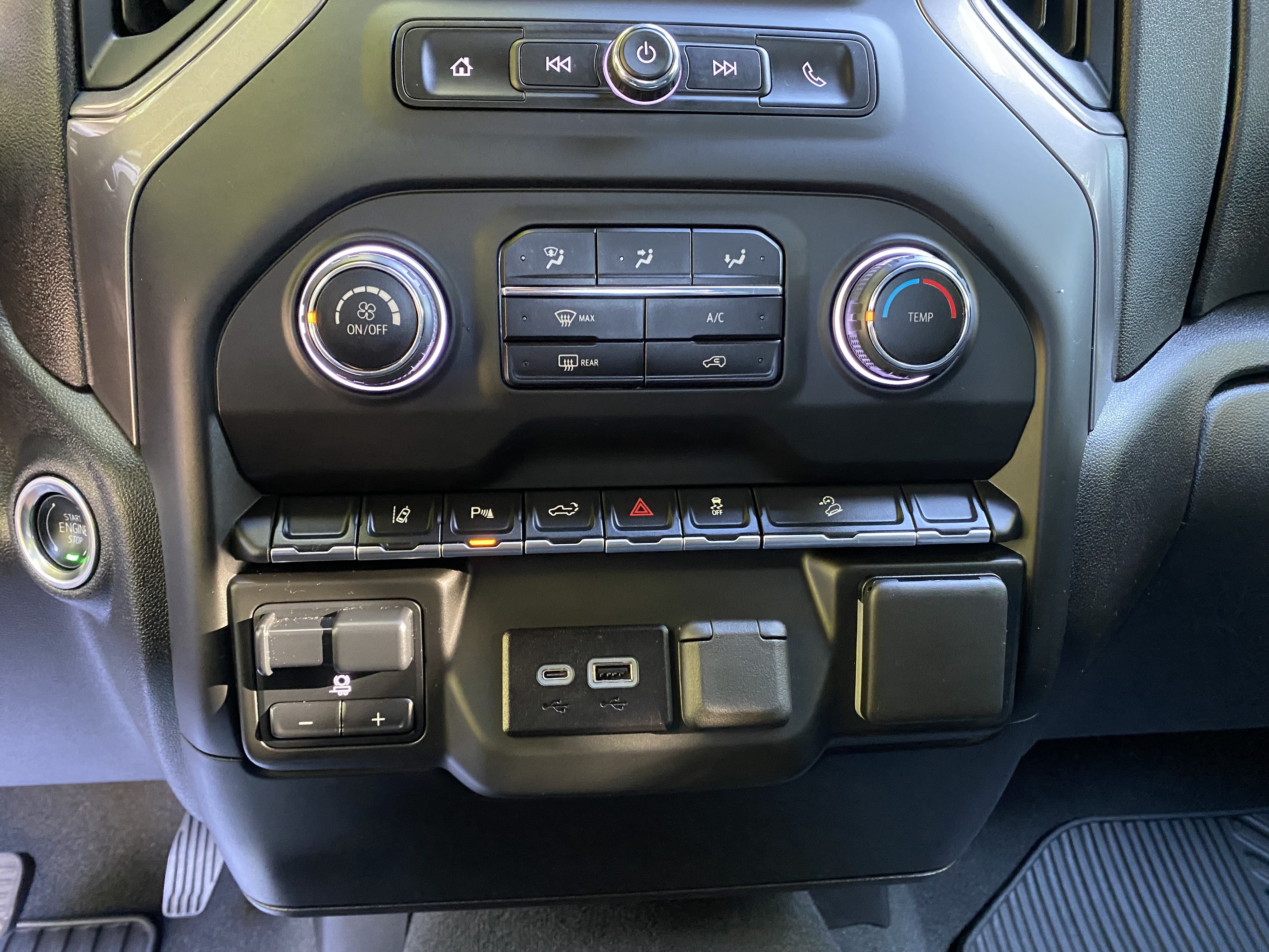 Used 2025 Chevrolet Silverado 2500 Custom w/ Custom Value Package AWD/4WD image 29