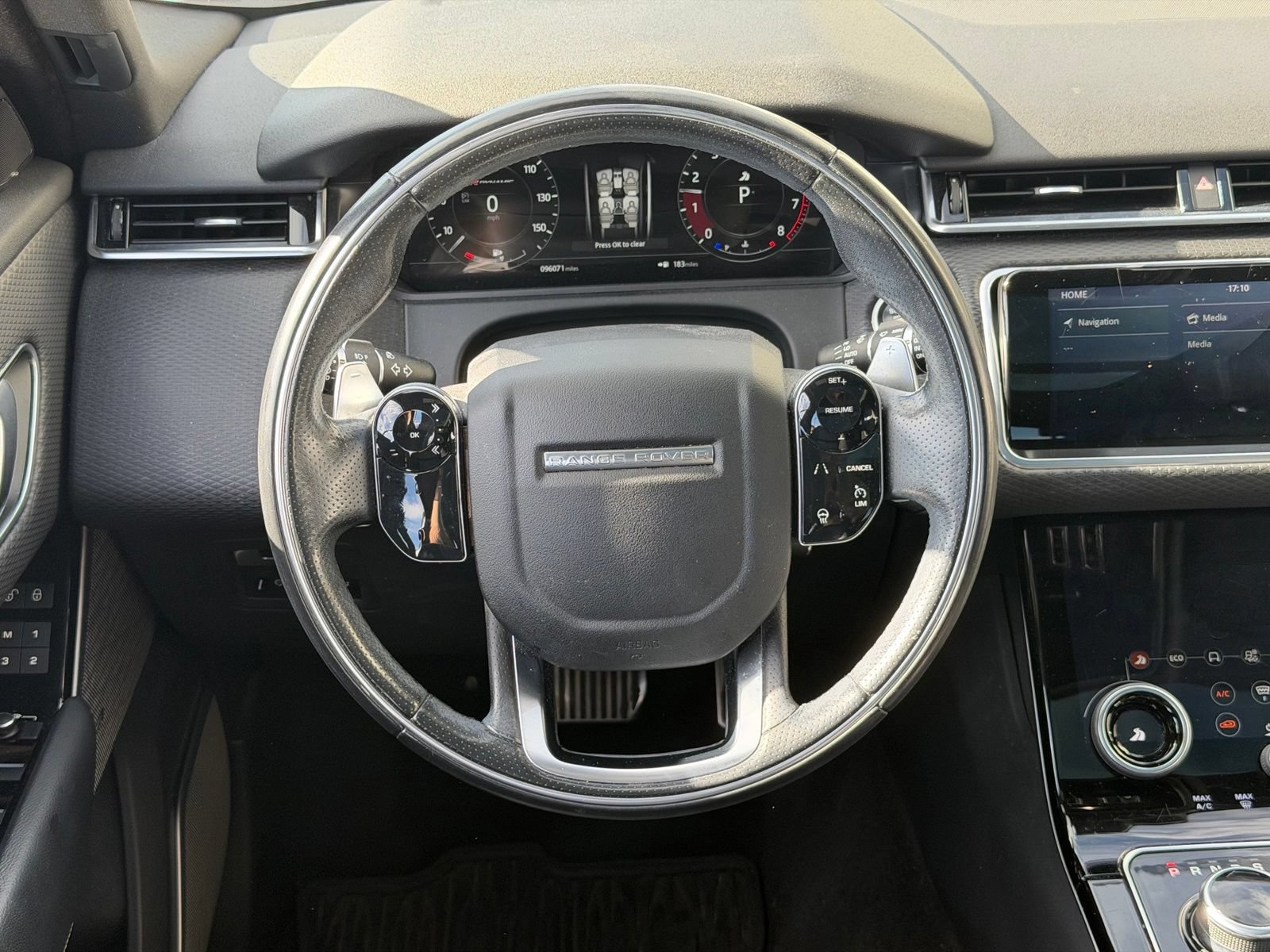Used 2018 Land Rover Range Rover Velar R-Dynamic SE AWD/4WD image 8