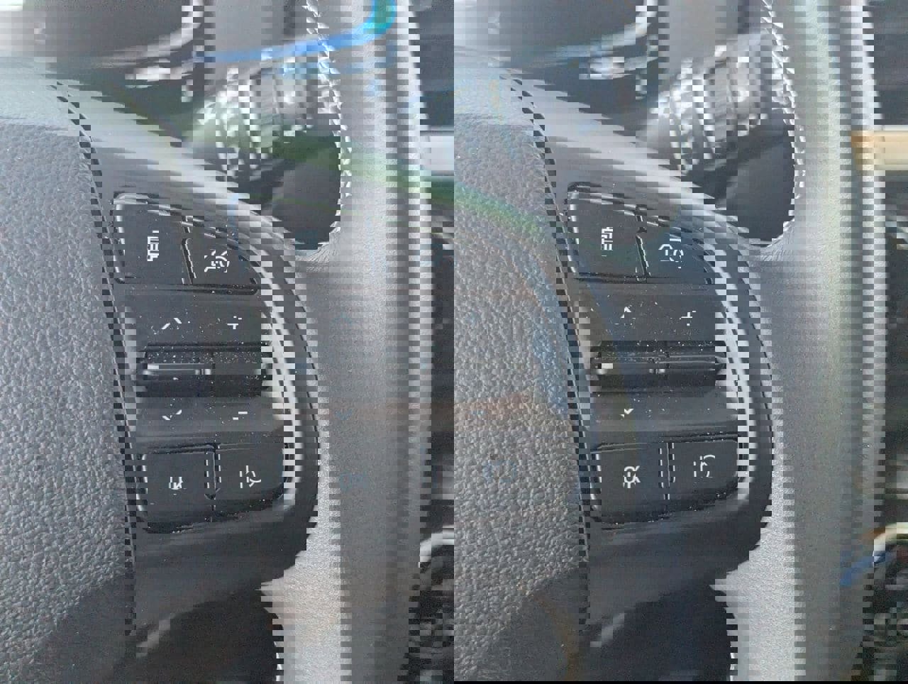 Used 2025 Hyundai Venue SEL image 30