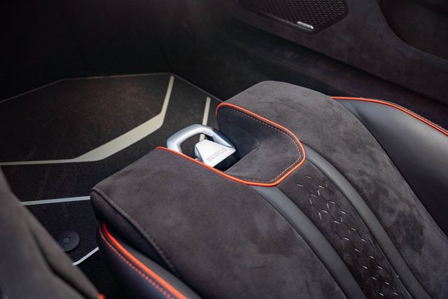 Used 2023 Lamborghini Huracan Sterrato image 35