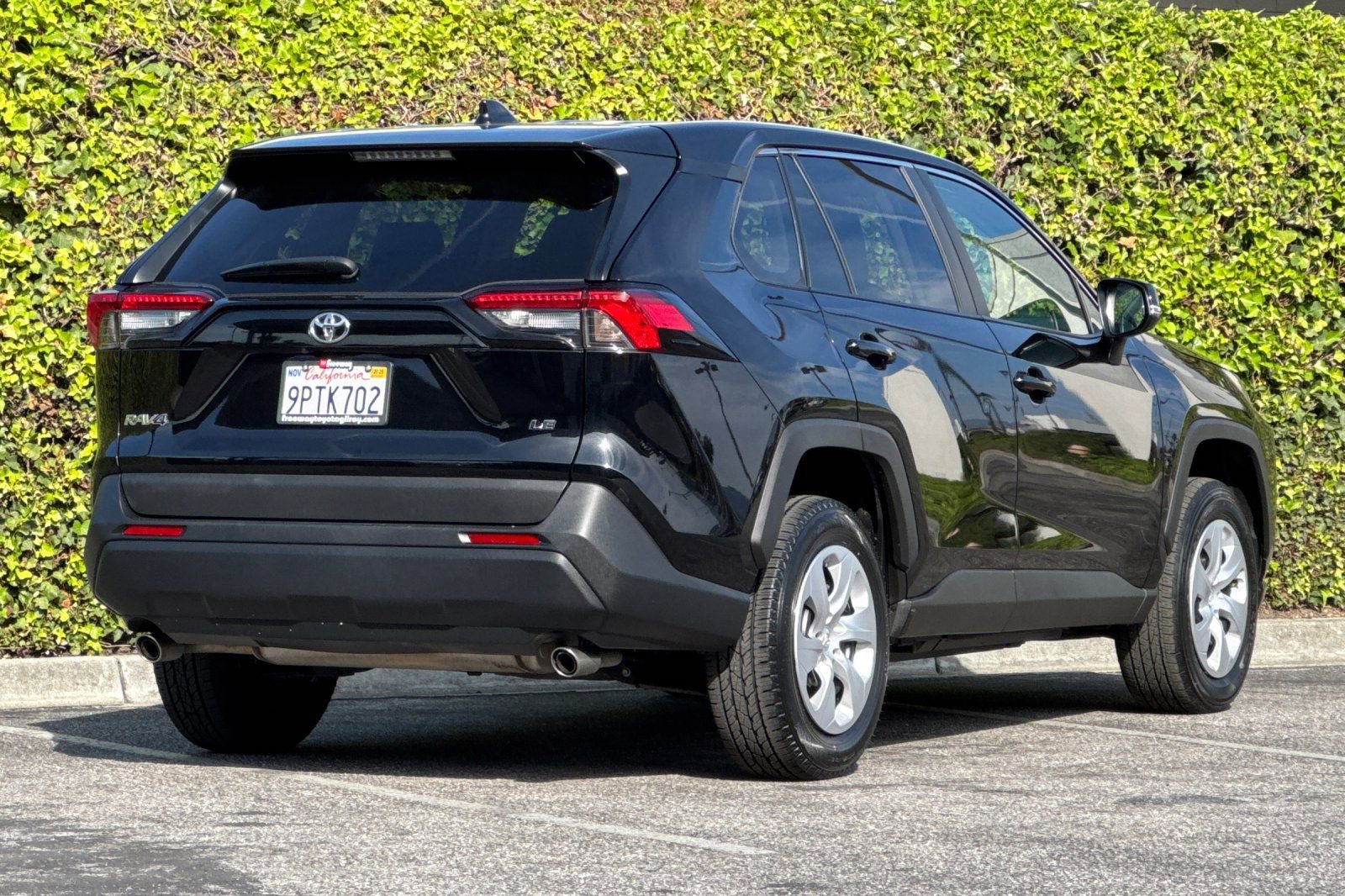 Used 2024 Toyota RAV4 LE image 4