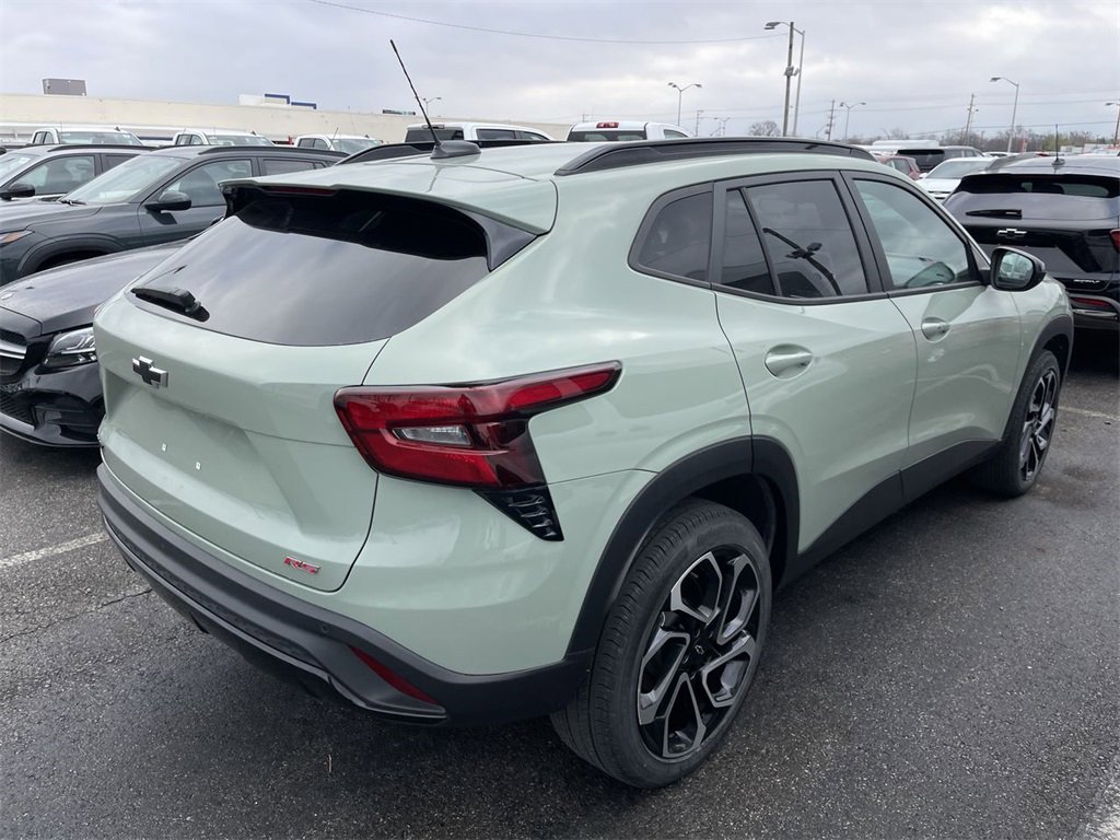 Used 2024 Chevrolet Trax RS w/ Sunroof Package image 10