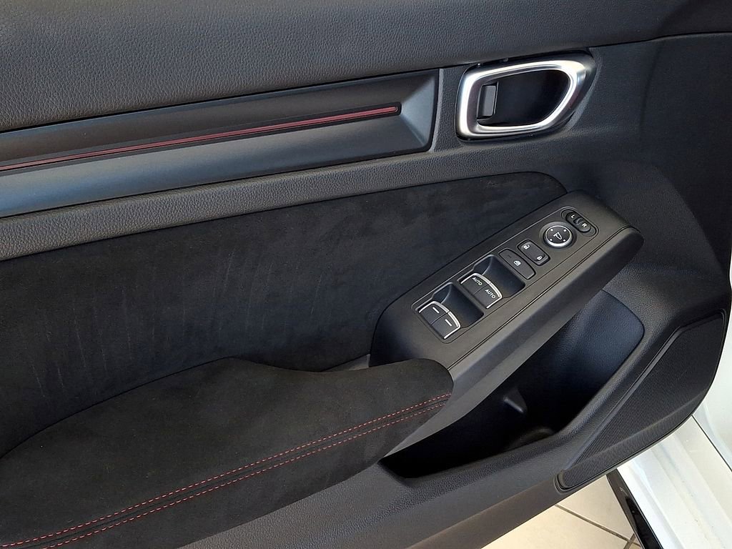 Used 2025 Honda Civic Type R image 12