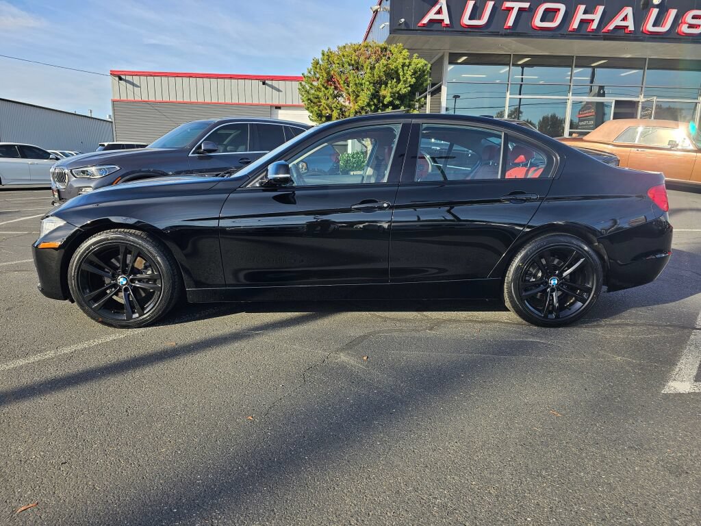 Used 2014 BMW 320i xDrive Sedan AWD/4WD image 2