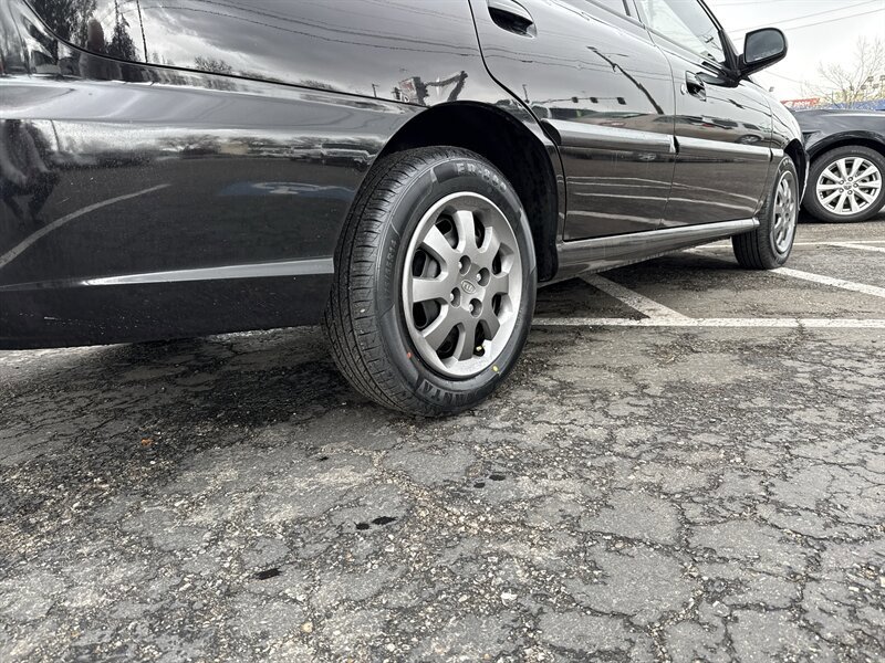 Used 2005 Kia Rio Sedan image 5