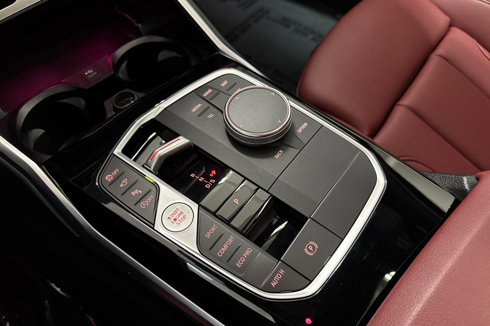 Used 2023 BMW 330i Sedan w/ Parking Assistance Package image 17