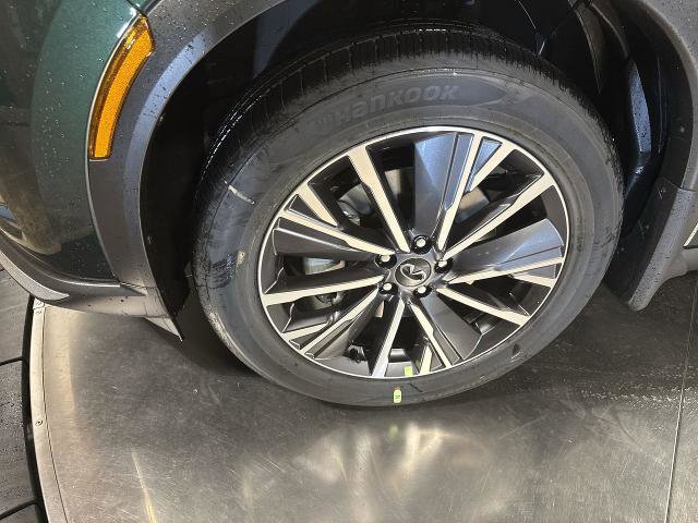 Certified 2026 INFINITI QX60 Luxe w/ Family Package AWD/4WD image 2