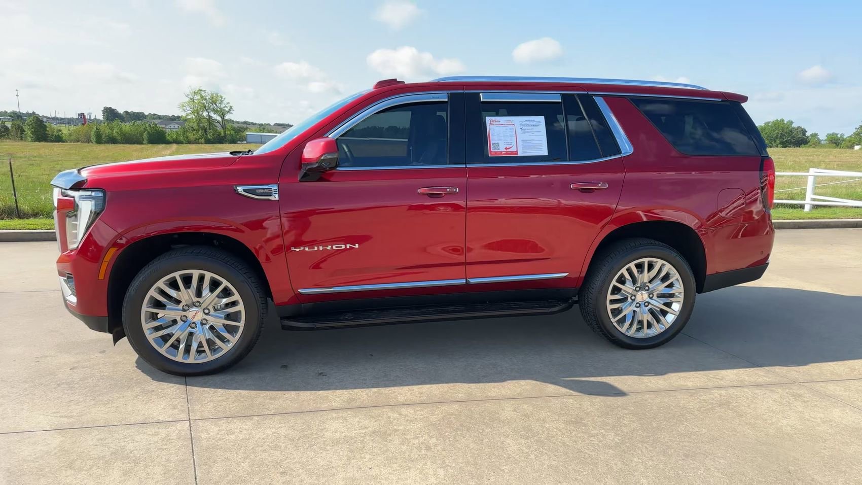 Used 2025 GMC Yukon Elevation AWD/4WD image 6