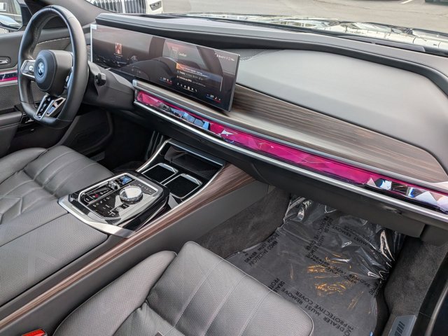 Certified 2024 BMW i7 xDrive60 w/ Premium Package AWD/4WD image 28