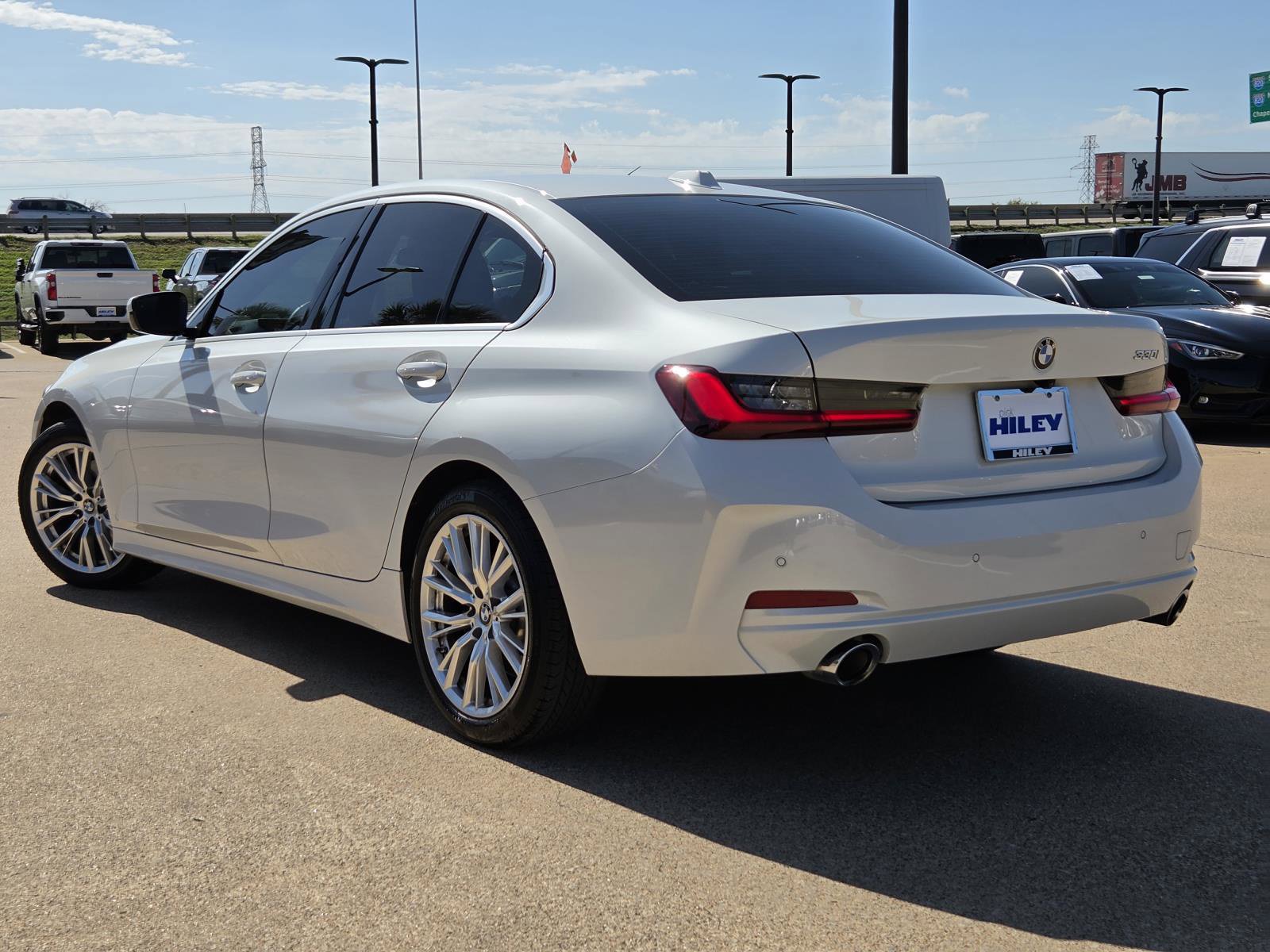 Used 2024 BMW 330i Sedan w/ Convenience Package RWD image 3