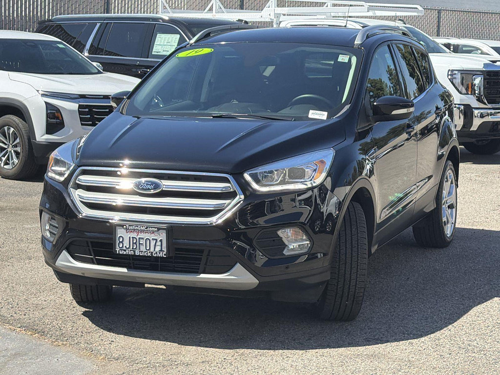 Used 2019 Ford Escape Titanium FWD image 3