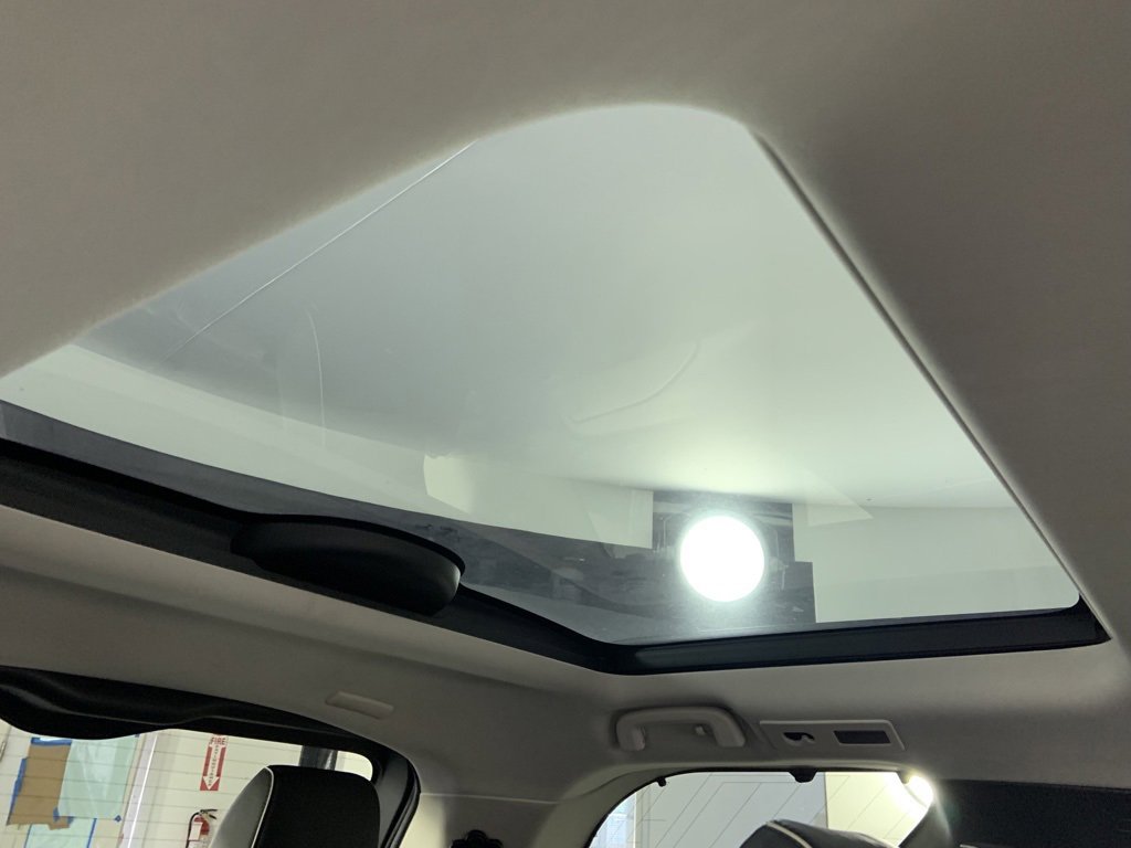 Used 2017 Land Rover Discovery HSE Luxury image 16