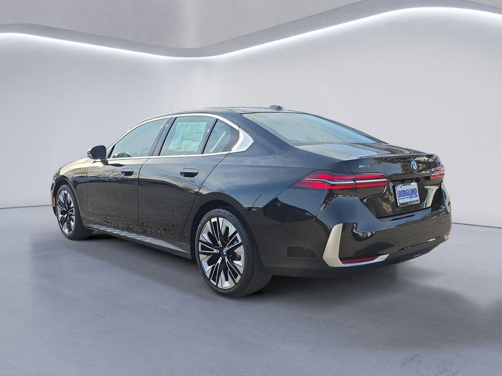 New 2026 BMW 530i xDrive w/ Premium Package image 5