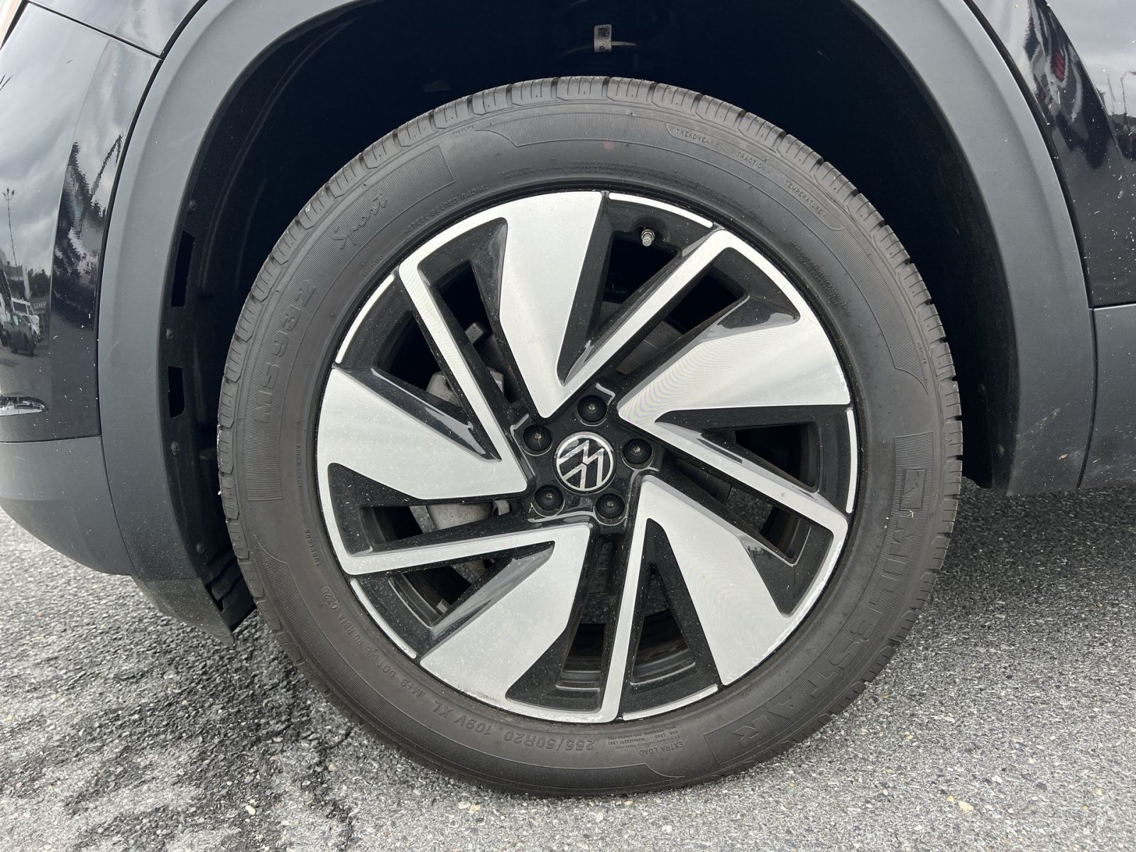 Used 2024 Volkswagen Atlas SE AWD/4WD image 12