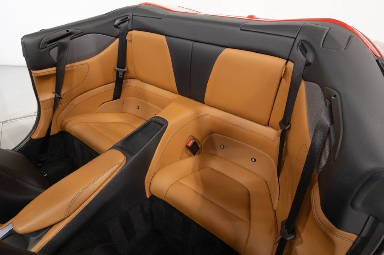 Used 2019 Ferrari Portofino RWD image 41