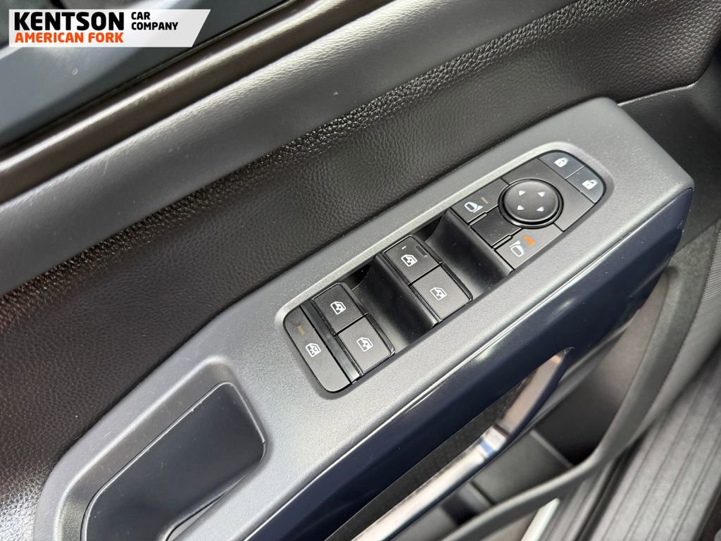 Used 2025 Nissan Pathfinder SV image 23