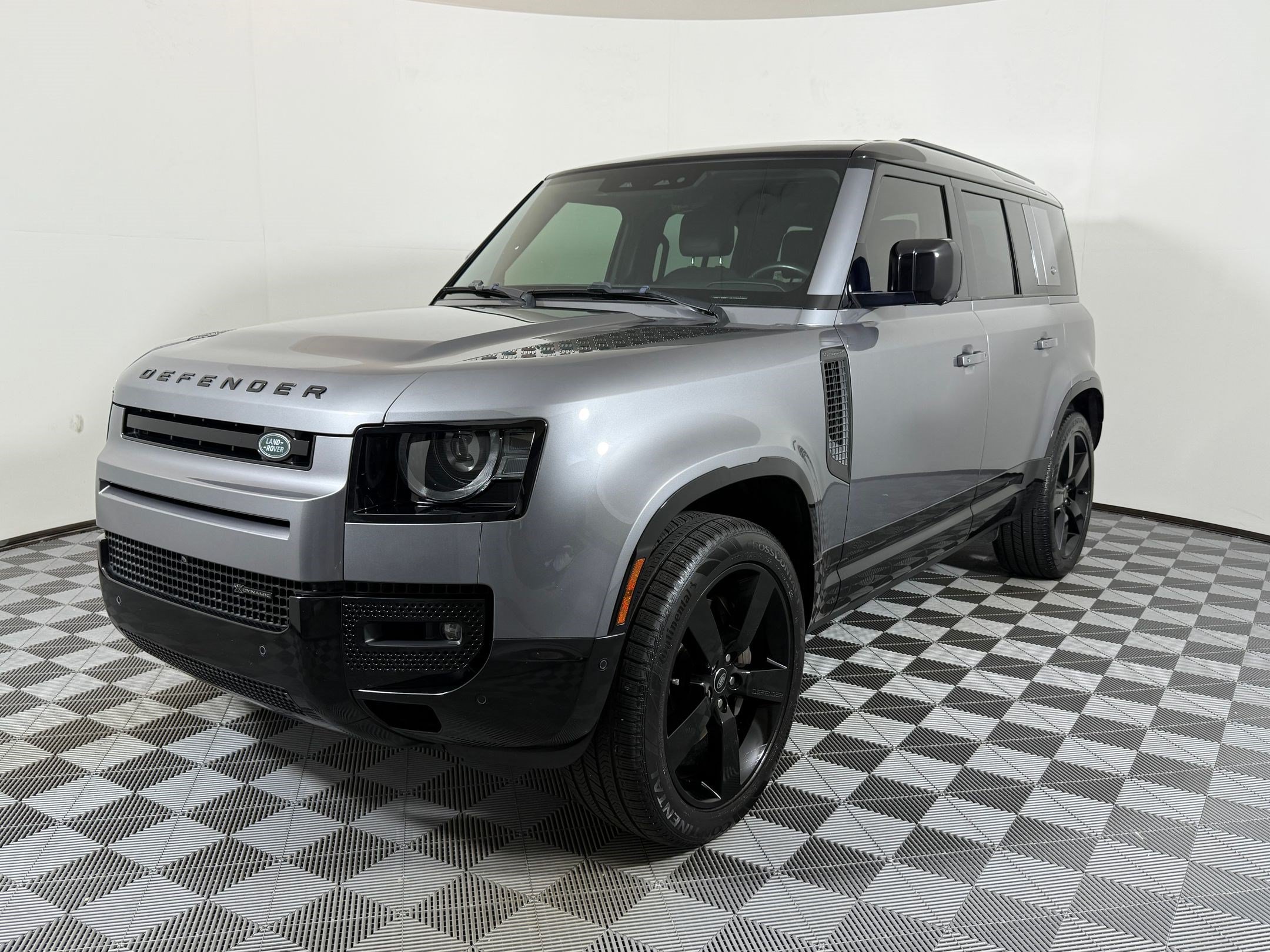 Used 2022 Land Rover Defender 110 X-Dynamic HSE AWD/4WD image 1