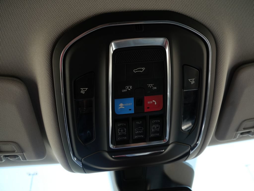 Used 2023 Jeep Grand Cherokee 4WD 4xe image 30