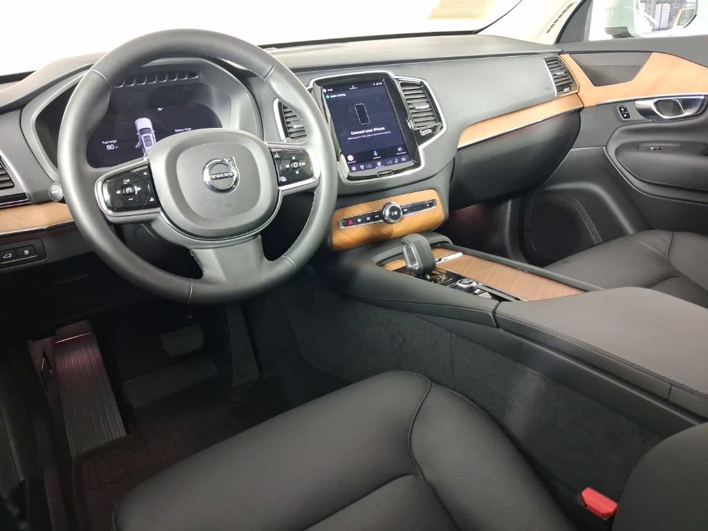Certified 2025 Volvo XC90 T8 Plus w/ Protection Package AWD/4WD image 23