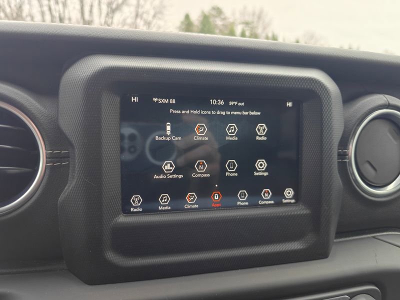 Used 2019 Jeep Wrangler Unlimited Sahara image 28