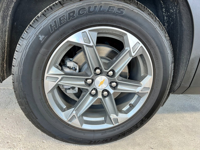 Used 2025 Chevrolet Blazer LT image 14