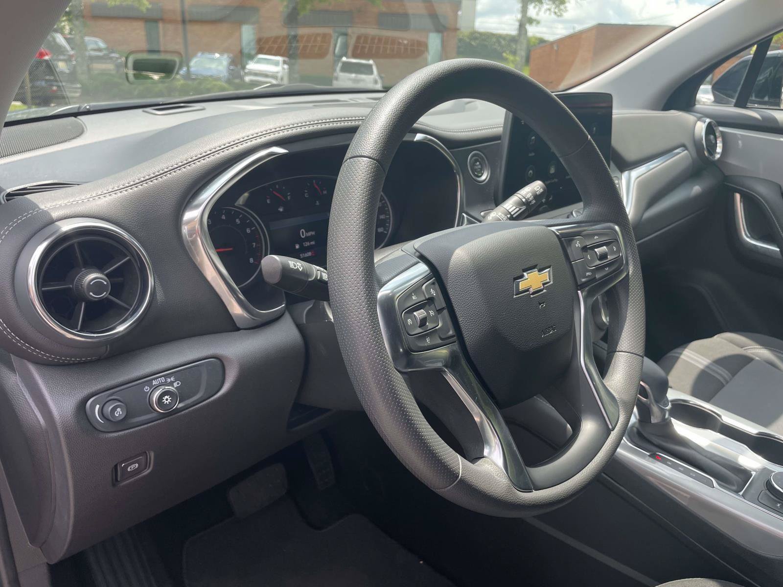 Used 2024 Chevrolet Blazer LT w/ Midnight/Sport Edition FWD image 7