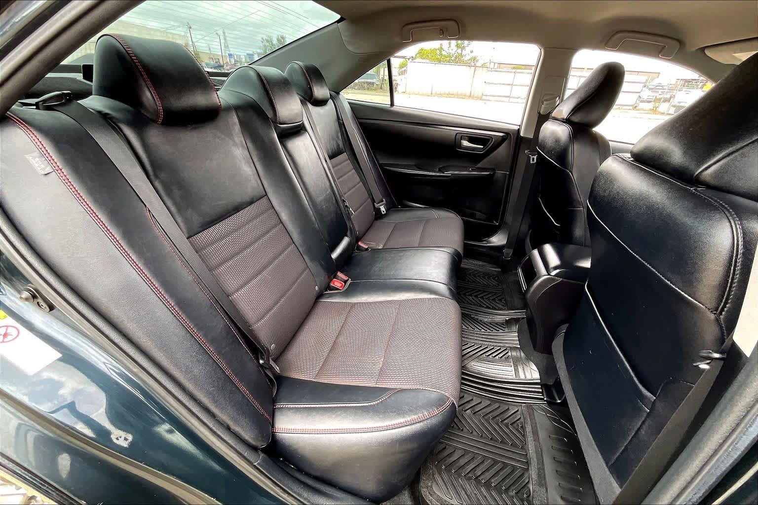 Used 2017 Toyota Camry LE FWD image 17