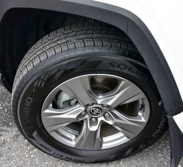 Certified 2024 Toyota RAV4 XLE w/ Convenience Package image 31