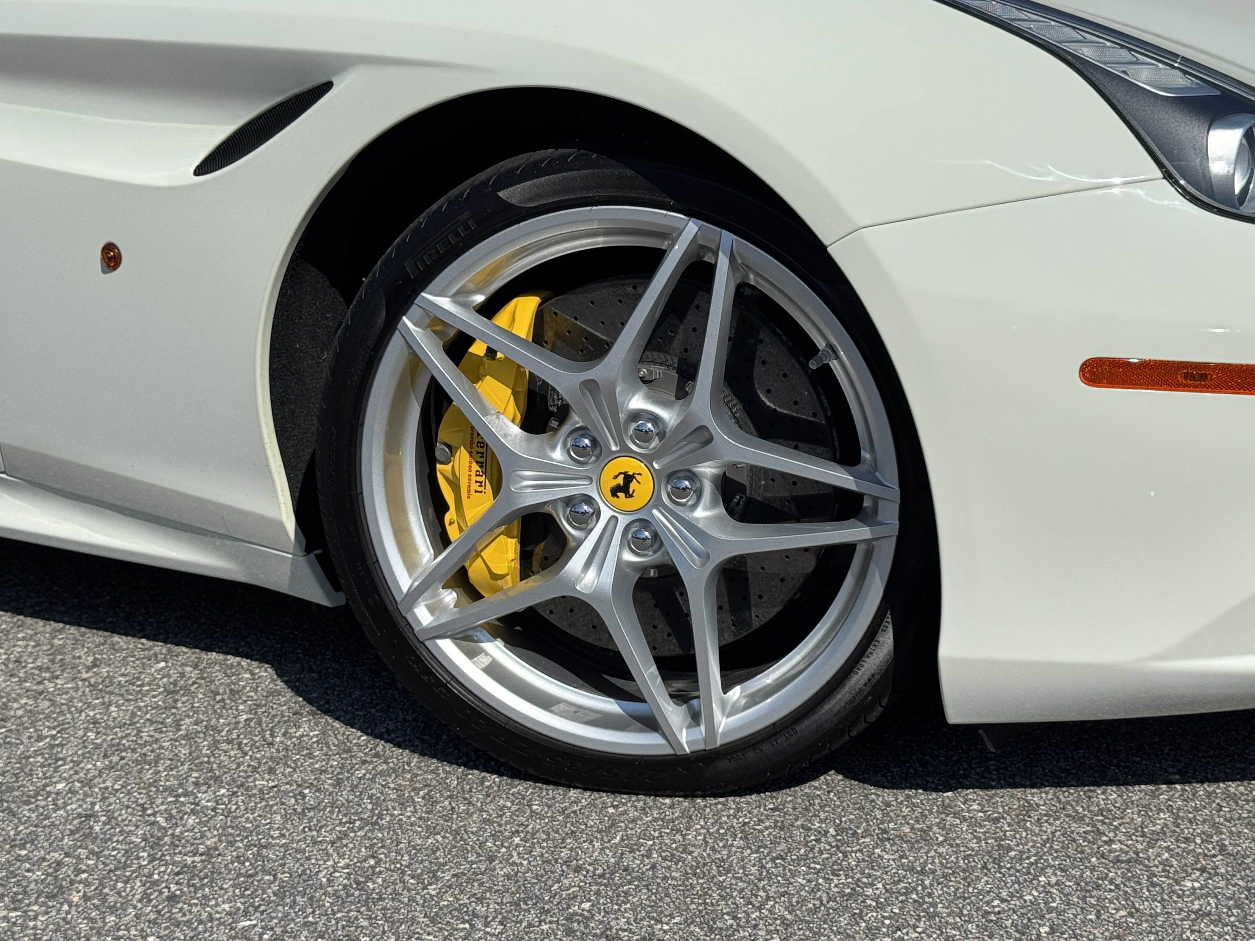 Used 2017 Ferrari California T image 19